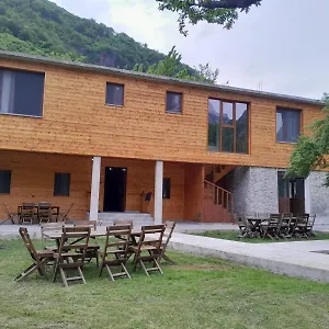 Xhovani Zelna Gasthof Nderlysaj